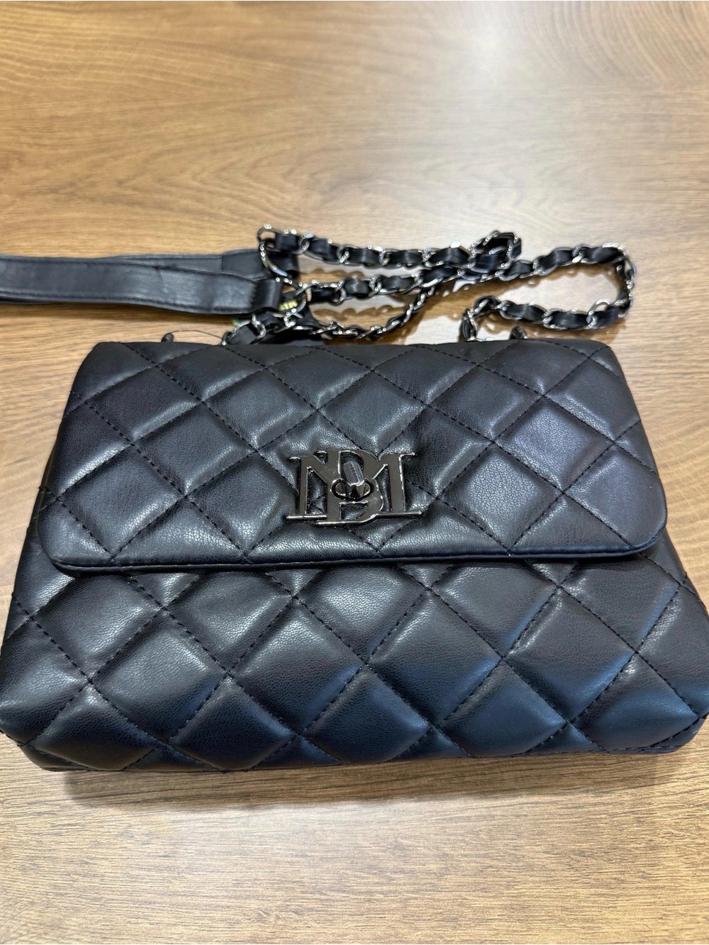 NWT Badgley Mischka Black Quilted Messenger Crossbody with Gunmetal Accents
